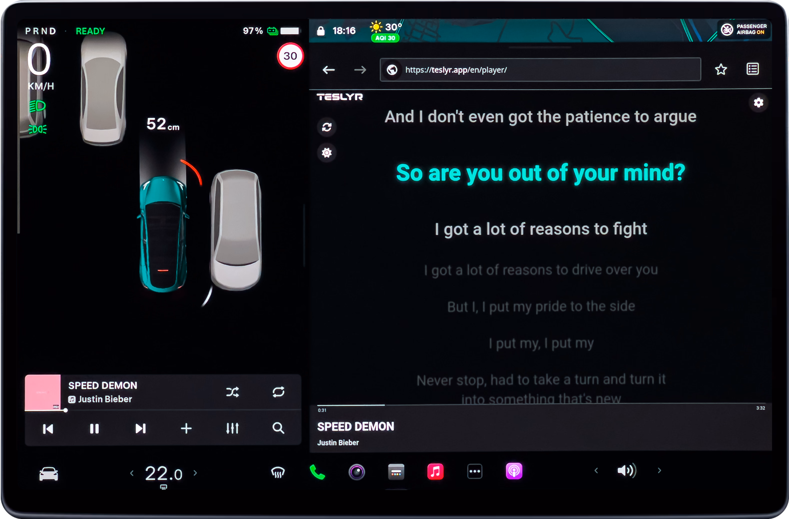 TesLyr is displaying realtime lyrics on tesla built-in screen